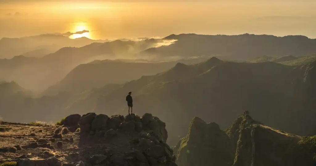 Pico do Arieiro: najlepsze miejsce do oglądania wschodów słońca na Maderze GoPortugal 2 pico do arieiro 1